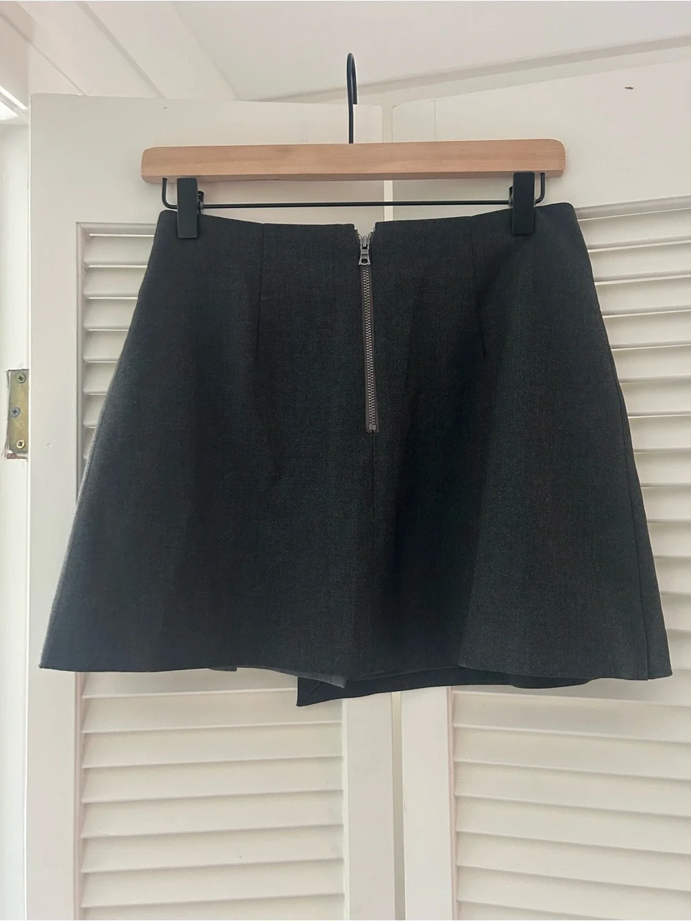 Alice + Olivia Toni Asymmetrical Pleated Mini Skirt Gray Colorblock Size 4